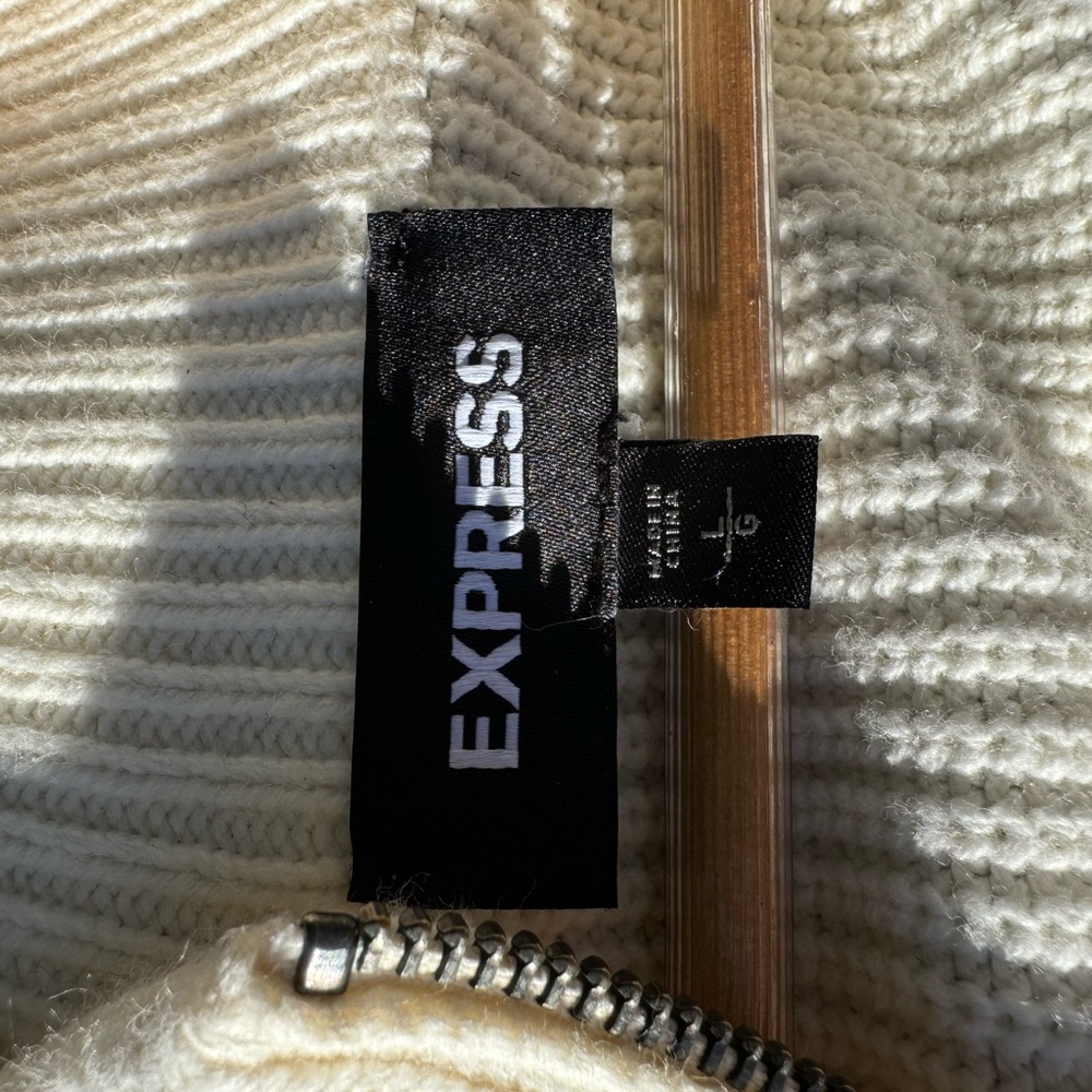 Express cable knit sweater Size Large